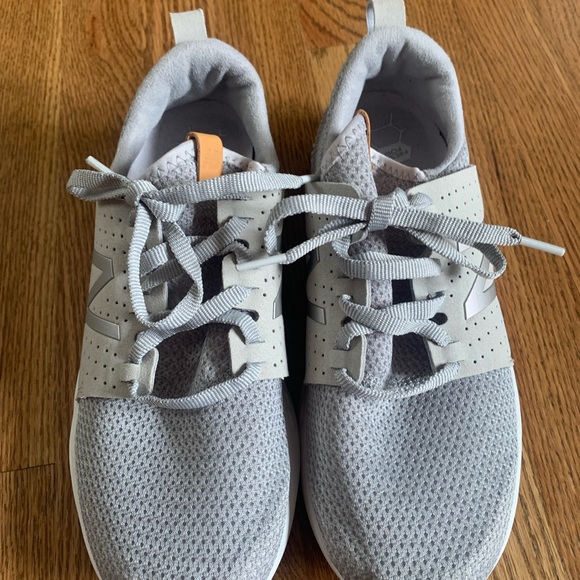 New Balance Sneakers size 10 - Picture 9 of 9